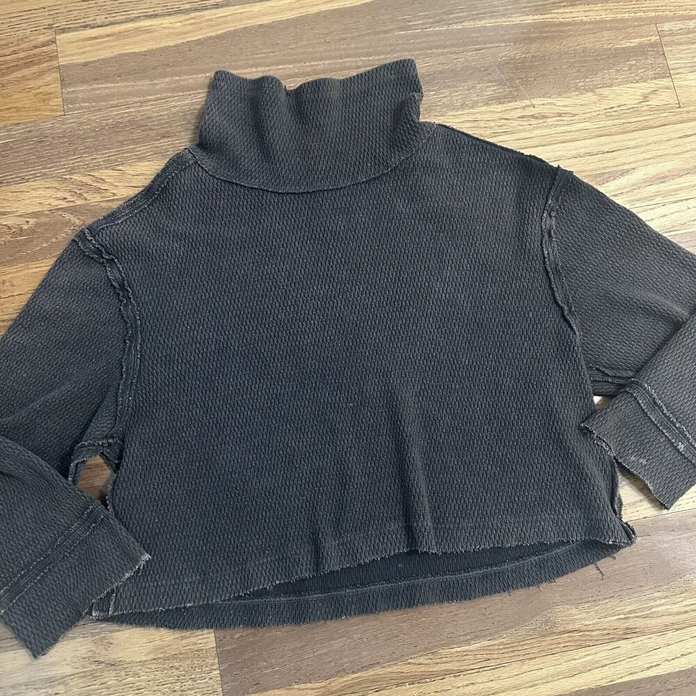 Free People Women’s Oversized, Distressed, Cropped Sweater, XS